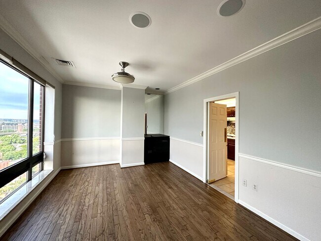 Building Photo - Charming 1 Bedroom/ 1.5 Bathroom Condo Unit in Inner Harbor, Baltimore, MD!