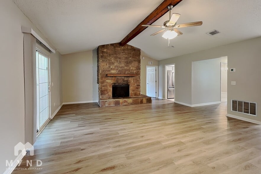 Building Photo - 10958 Mandarin Station Dr E