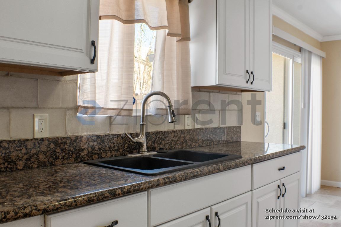 Building Photo - 11865 Ambrosio Dr