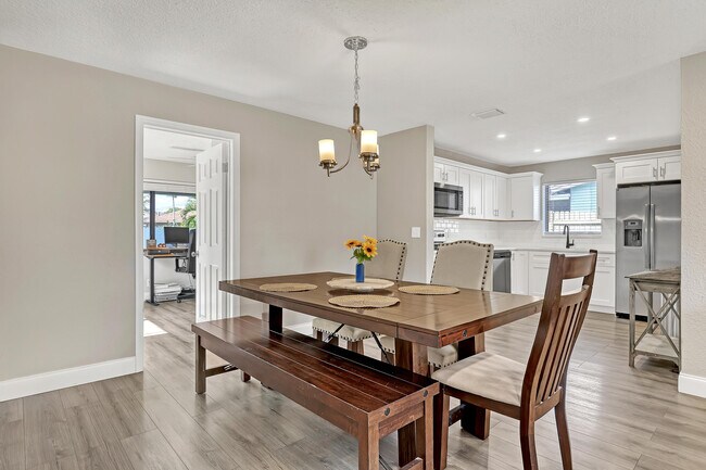 Building Photo - 1210 Skylark Ln