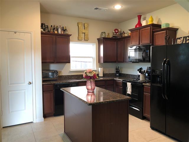 Building Photo - 2300 Sable Wood Dr