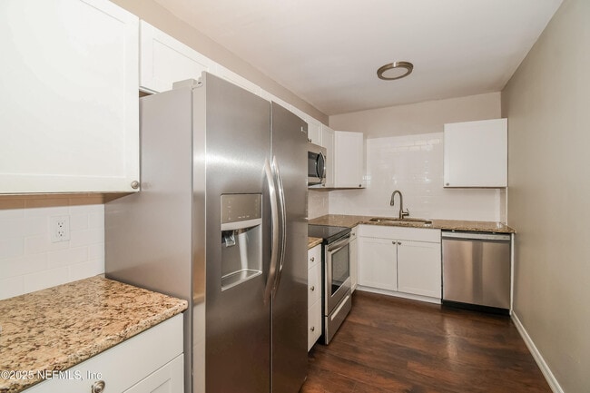 Building Photo - 4119 Sudbury Ave