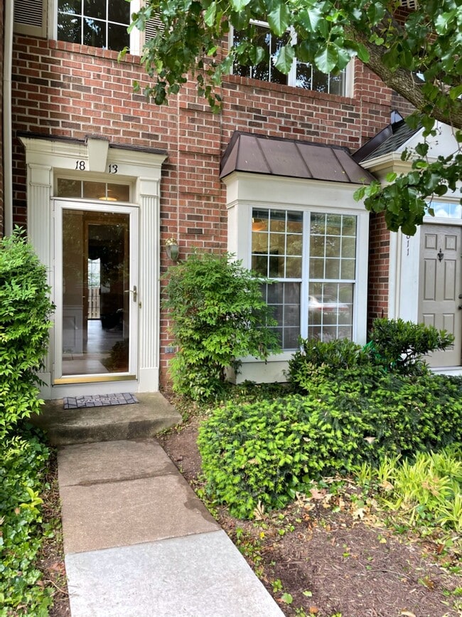 Front - 1813 Kenwood Ave