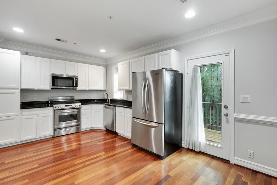 Building Photo - Modern & Spacious Rental in the Heart of Washington, DC!