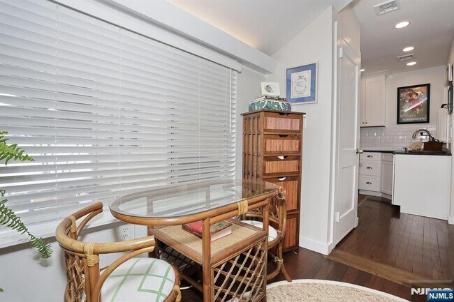 Building Photo - 2 Maysenger Rd