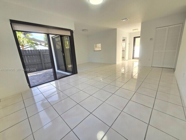 Building Photo - 15081 SW 127th Ct