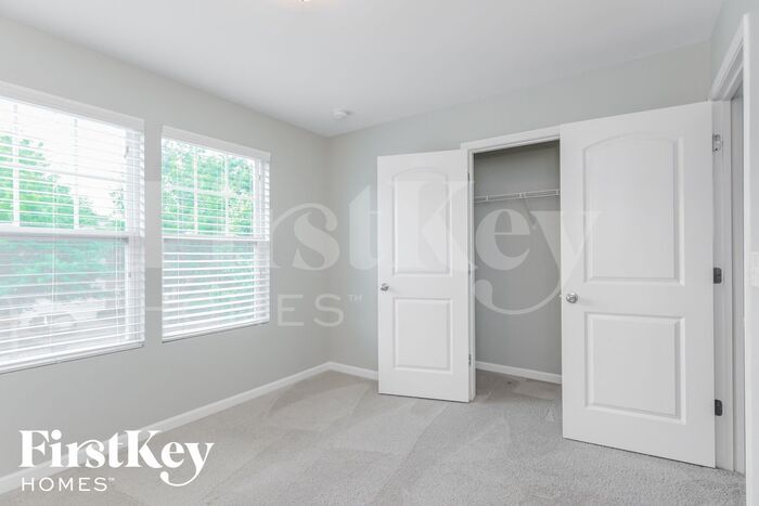 Building Photo - 812 Southridge Dr