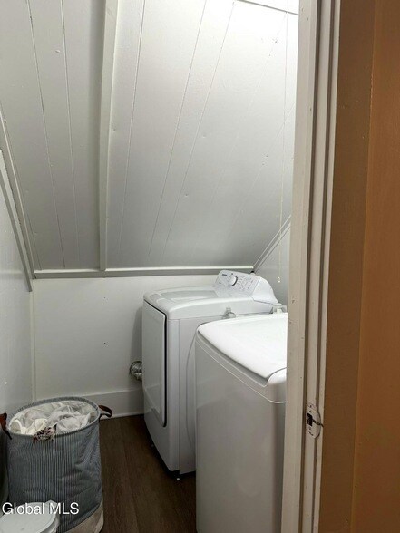 Building Photo - 200 Beekman St