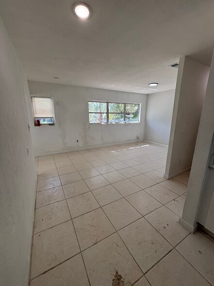 Building Photo - 12 Catalina Dr