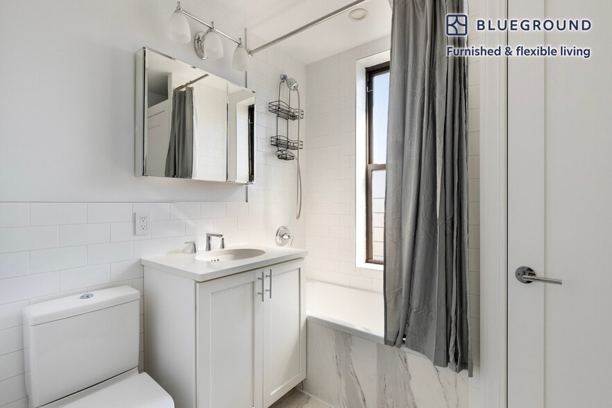 Building Photo - 915 West End Ave