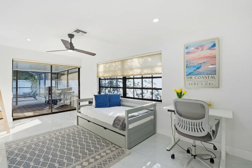 Building Photo - 208 Erie Dr