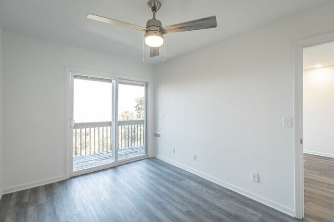 Building Photo - 73 Shallowford Rd