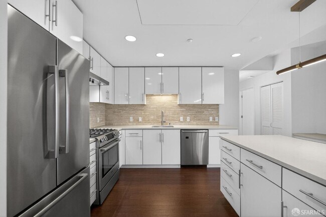 Building Photo - 570 Innes Ave