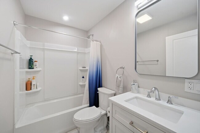 Building Photo - 7214 Farmstead Ln