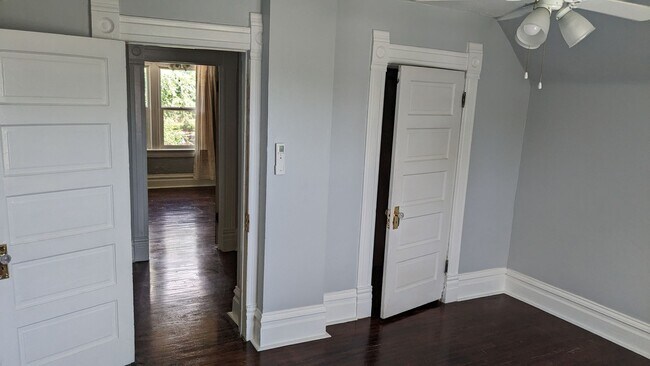Building Photo - Modern Charm in the Heart of Salt Lake Cit...