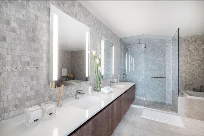 Building Photo - 88 SW 7th St