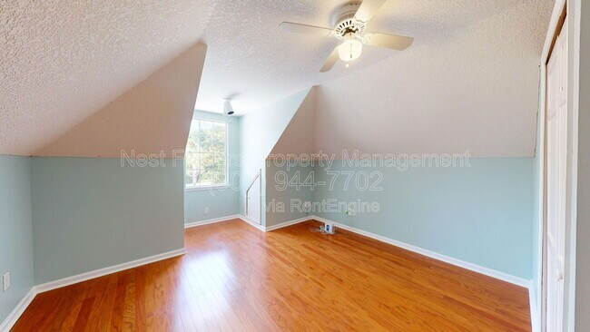 Building Photo - 1142 Westwood Dr