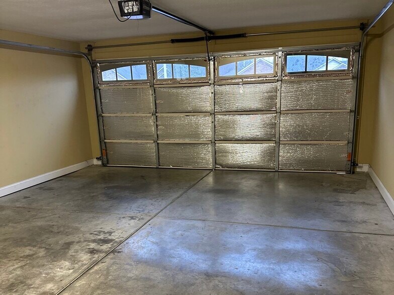 Building Photo - 38 Arbuckle Ln