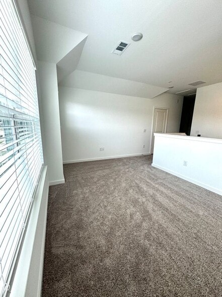 Building Photo - 18106 Zemira Ln