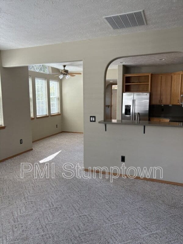 Building Photo - 14375 SE Oregon Trail Dr