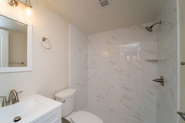 Building Photo - 21 Cristina Ct