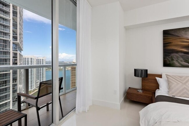 Building Photo - Icon Brickell Unit 4010
