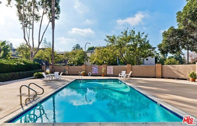 Building Photo - 5625 Cambridge Way