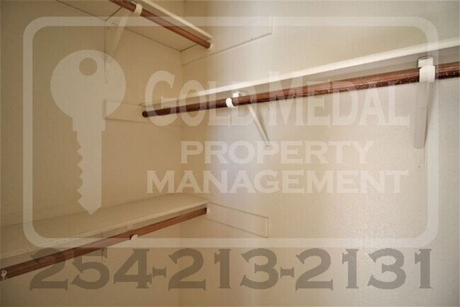 Building Photo - 4509 Deek Dr