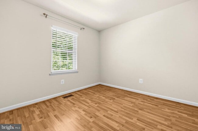 Building Photo - 8931 Park Forest Dr