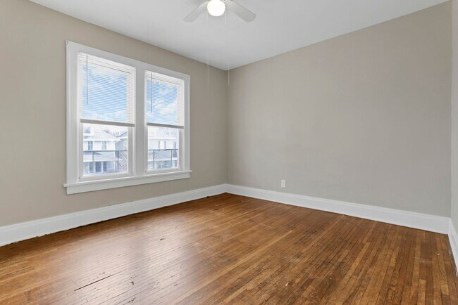 Building Photo - 27-29 S Terrace Ave