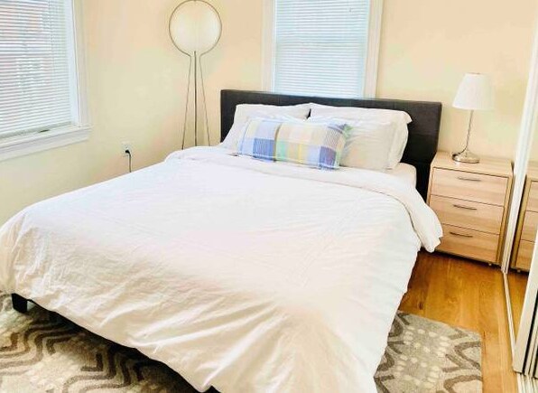 Building Photo - 9 Bradbury St