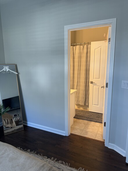 Door to guest bathroom - 2024 Alta Meadows Ln