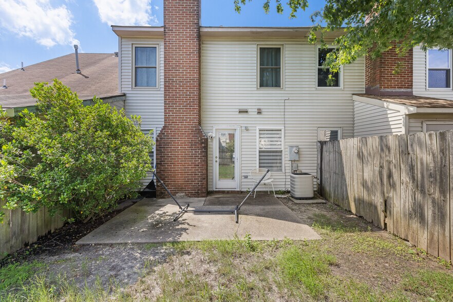 Building Photo - 1334 Rica Ct