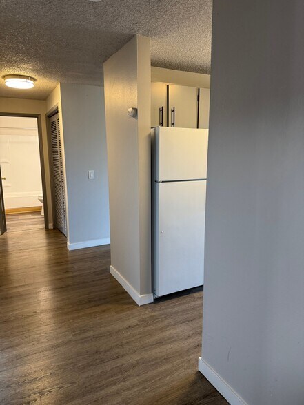 Building Photo - 308 Summit Ave N