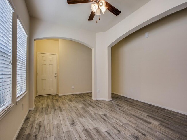 Building Photo - 4067 Mossy Pl Ln