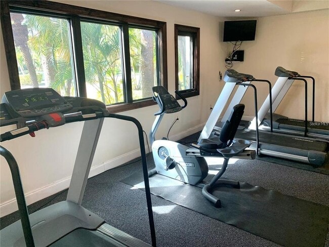 Building Photo - 10265 Gandy Blvd N