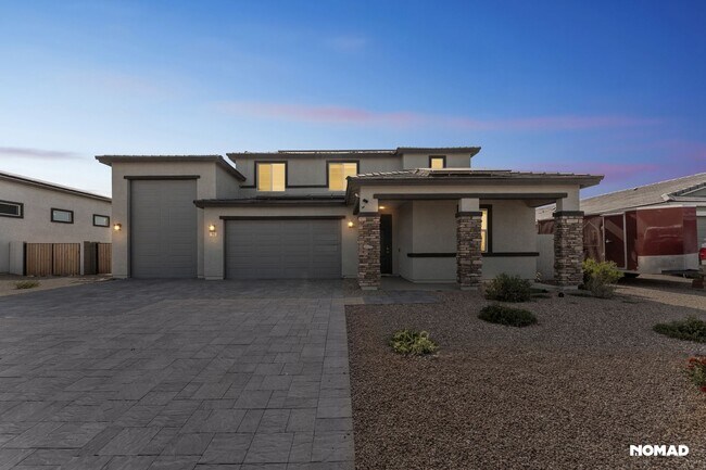 Building Photo - Spacious 5BR House in Casa Grande