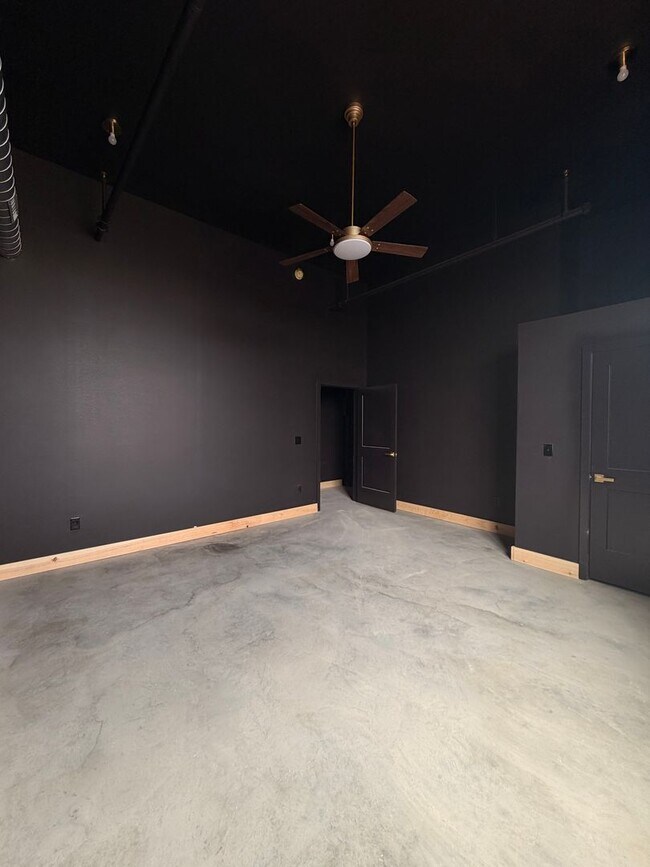 Building Photo - 1 bedroom/1 bathroom NEW LUXURY apartment in Red Lion, PA