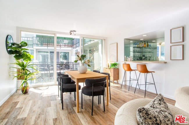 Building Photo - 9950 Durant Dr