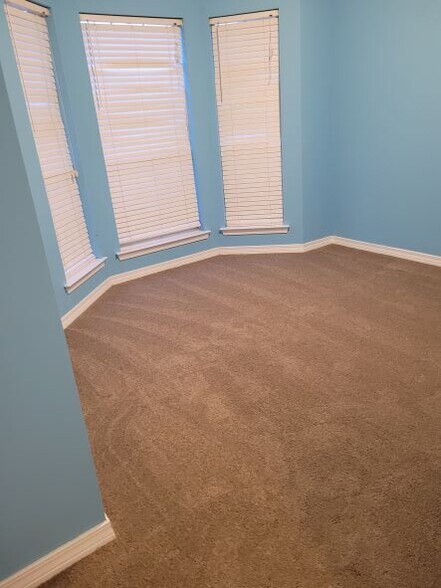 Building Photo - 13200 Birch Ct