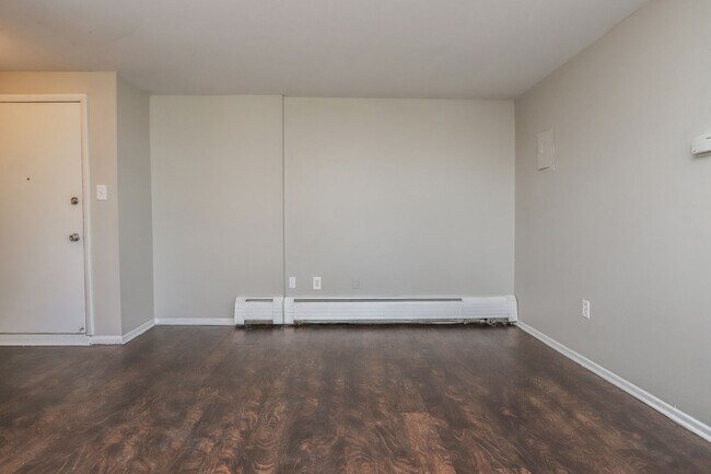 Building Photo - 809 N Dexter St