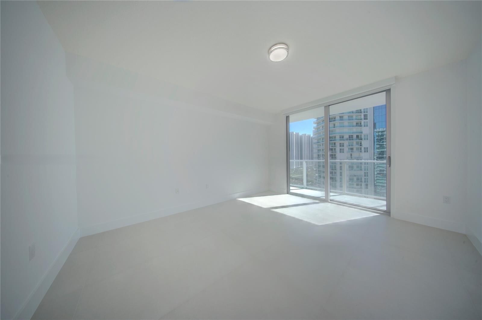 Building Photo - 300 Sunny Isles Blvd