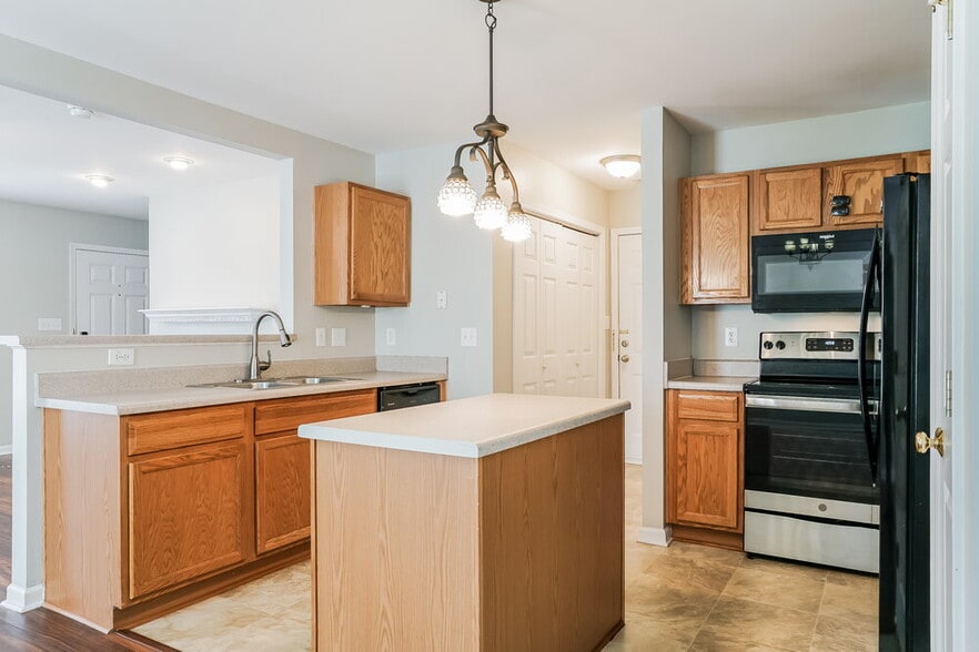 Building Photo - 3637 Pinkham Way