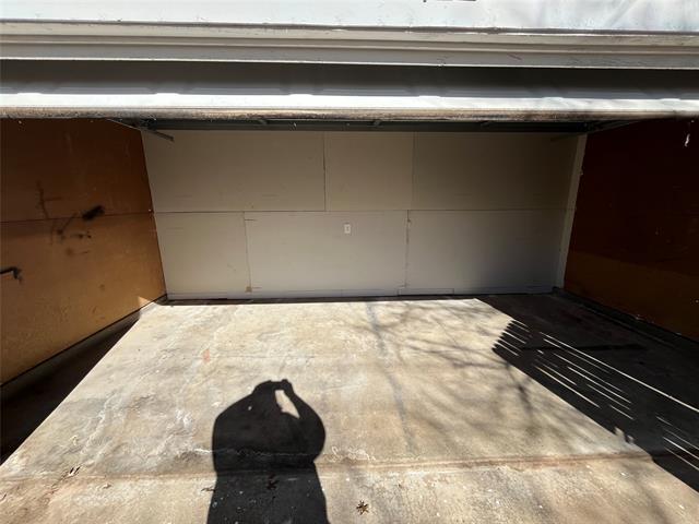 Building Photo - 422 Bella St