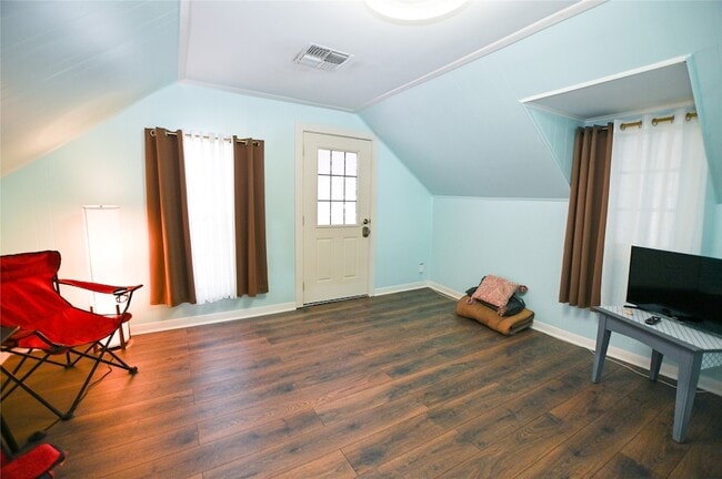 Building Photo - 4009 Avenue O