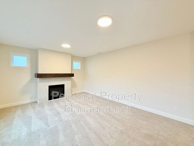 Building Photo - 8105 NE 167th Ave