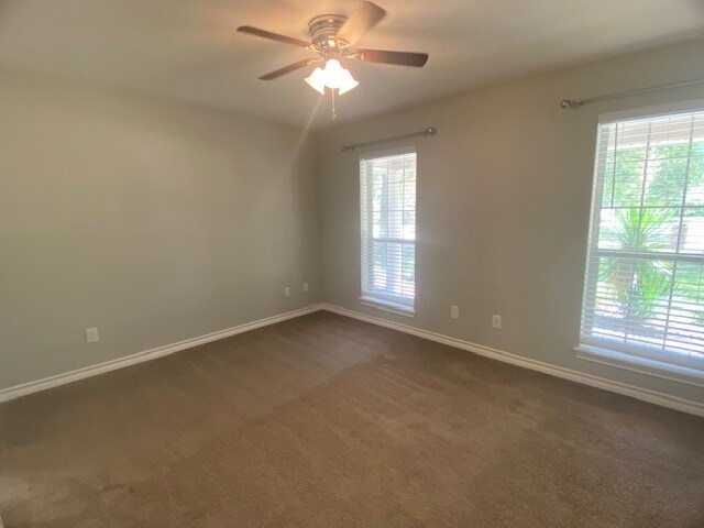 Building Photo - 601 Brown Dr