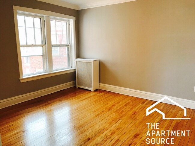 Building Photo - 3932 N Keeler Ave