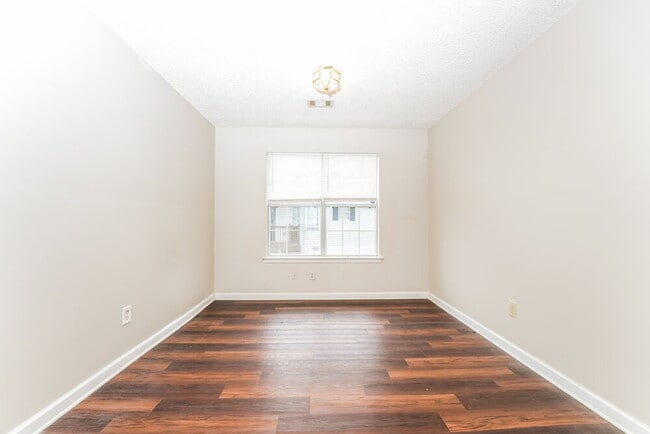 Building Photo - 218 Adam Cir