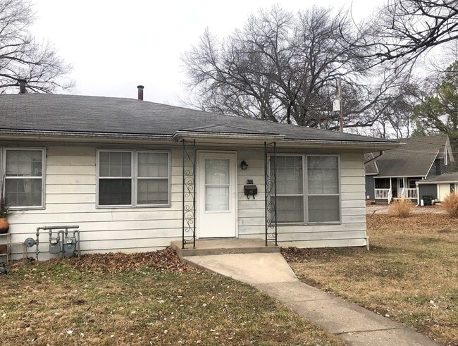 Building Photo - 672-674 Sheridan St